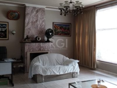 Casa à venda com 188m², 4 quartos, 2 suítes, 3 vagas no bairro Jardim Itu em Porto Alegre - Foto 4