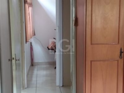 Casa à venda com 188m², 4 quartos, 2 suítes, 3 vagas no bairro Jardim Itu em Porto Alegre - Foto 17