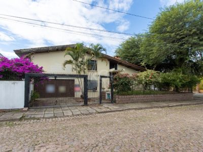 Casa à venda com 180m², 3 quartos, 1 suíte, 2 vagas no bairro Ipanema em Porto Alegre - Foto 2