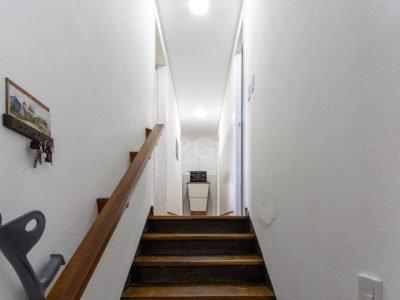 Casa à venda com 180m², 3 quartos, 1 suíte, 2 vagas no bairro Ipanema em Porto Alegre - Foto 16