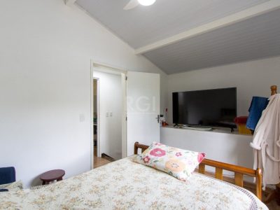 Casa à venda com 180m², 3 quartos, 1 suíte, 2 vagas no bairro Ipanema em Porto Alegre - Foto 20