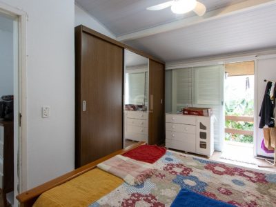 Casa à venda com 180m², 3 quartos, 1 suíte, 2 vagas no bairro Ipanema em Porto Alegre - Foto 23