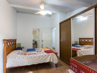 Casa à venda com 180m², 3 quartos, 1 suíte, 2 vagas no bairro Ipanema em Porto Alegre - Foto 27