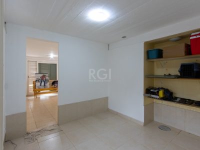 Casa à venda com 180m², 3 quartos, 1 suíte, 2 vagas no bairro Ipanema em Porto Alegre - Foto 33