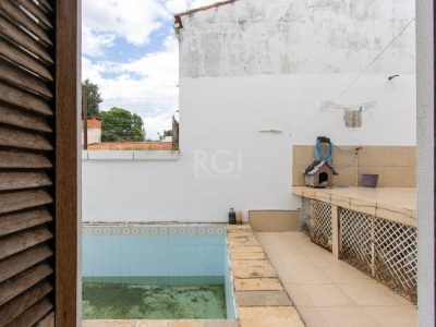 Casa à venda com 180m², 3 quartos, 1 suíte, 2 vagas no bairro Ipanema em Porto Alegre - Foto 41