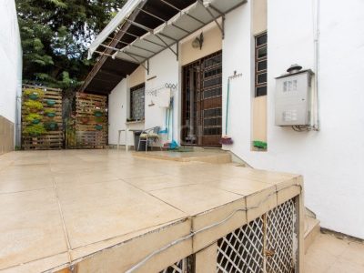 Casa à venda com 180m², 3 quartos, 1 suíte, 2 vagas no bairro Ipanema em Porto Alegre - Foto 42