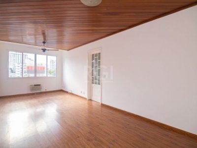 Apartamento à venda com 95m², 3 quartos, 1 suíte, 2 vagas no bairro Mont Serrat em Porto Alegre - Foto 8