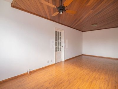 Apartamento à venda com 95m², 3 quartos, 1 suíte, 2 vagas no bairro Mont Serrat em Porto Alegre - Foto 9