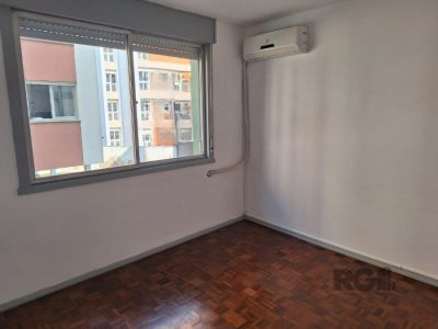 Apartamento à venda com 81m², 2 quartos, 1 vaga no bairro Menino Deus em Porto Alegre - Foto 4