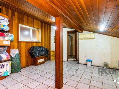 Casa à venda com 200m², 4 quartos, 3 suítes, 2 vagas no bairro Ipanema em Porto Alegre - Foto 23