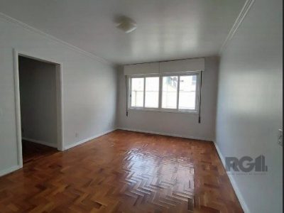 Apartamento à venda com 93m², 3 quartos, 1 vaga no bairro Santana em Porto Alegre - Foto 2