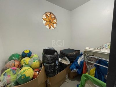 Casa à venda com 400m², 5 quartos, 3 suítes, 4 vagas no bairro Ipanema em Porto Alegre - Foto 10