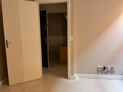 Apartamento à venda com 57m², 2 quartos, 1 suíte no bairro Petrópolis em Porto Alegre - Foto 4