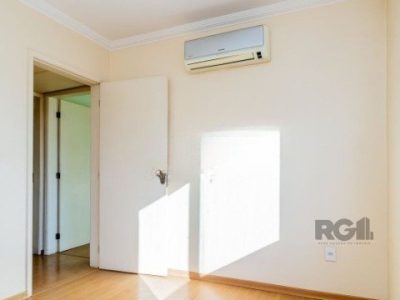 Apartamento à venda com 70m², 3 quartos, 1 vaga no bairro Vila Ipiranga em Porto Alegre - Foto 9