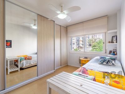 Apartamento à venda com 109m², 3 quartos, 1 suíte, 1 vaga no bairro Moinhos de Vento em Porto Alegre - Foto 10