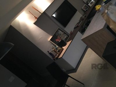 Apartamento à venda com 70m², 2 quartos, 1 suíte, 2 vagas no bairro Higienópolis em Porto Alegre - Foto 2