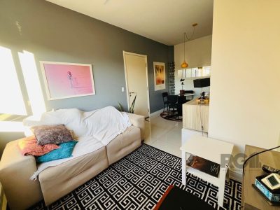 Apartamento à venda com 66m², 2 quartos, 1 suíte, 1 vaga no bairro Menino Deus em Porto Alegre - Foto 2