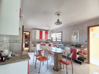 Casa à venda com 250m², 3 quartos, 2 suítes, 6 vagas no bairro Medianeira em Porto Alegre - Foto 7