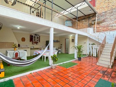 Casa à venda com 276m², 3 quartos, 1 suíte, 3 vagas no bairro Menino Deus em Porto Alegre - Foto 3