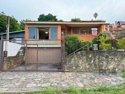 Casa à venda com 276m², 3 quartos, 1 suíte, 3 vagas no bairro Menino Deus em Porto Alegre - Foto 43