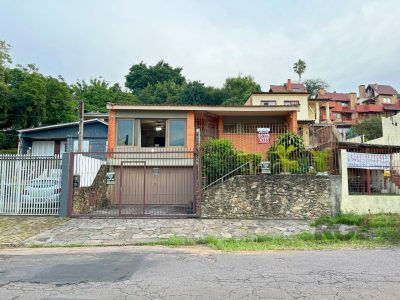 Casa à venda com 276m², 3 quartos, 1 suíte, 3 vagas no bairro Menino Deus em Porto Alegre - Foto 44