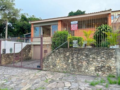 Casa à venda com 276m², 3 quartos, 1 suíte, 3 vagas no bairro Menino Deus em Porto Alegre - Foto 45