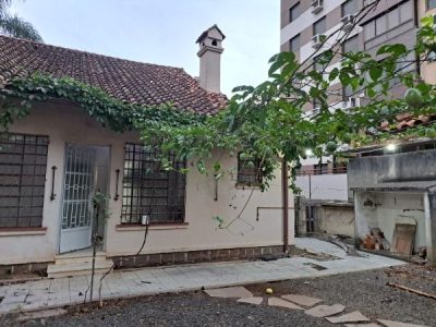 Casa à venda com 229m², 4 quartos, 1 suíte, 2 vagas no bairro Higienópolis em Porto Alegre - Foto 3