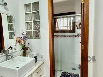 Casa à venda com 144m², 3 quartos, 1 suíte, 2 vagas no bairro Ipanema em Porto Alegre - Foto 16