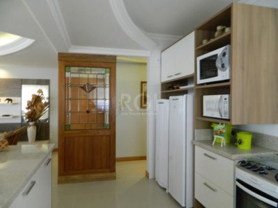 Apartamento à venda com 190m², 4 quartos, 4 suítes, 3 vagas no bairro Navegantes em Capão da Canoa - Foto 10