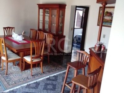 Casa à venda com 350m², 4 quartos, 2 suítes, 4 vagas no bairro Ipanema em Porto Alegre - Foto 27