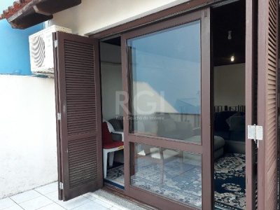 Casa à venda com 350m², 4 quartos, 2 suítes, 4 vagas no bairro Ipanema em Porto Alegre - Foto 42