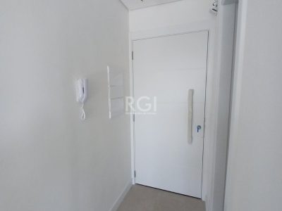 Apartamento à venda com 110m², 3 quartos, 3 suítes, 2 vagas no bairro Menino Deus em Porto Alegre - Foto 8