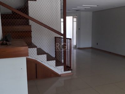 Casa à venda com 205m², 2 quartos, 1 suíte, 2 vagas no bairro Ipanema em Porto Alegre - Foto 6