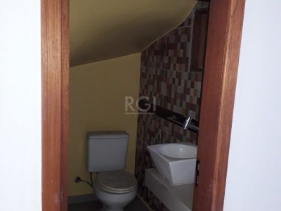 Casa à venda com 205m², 2 quartos, 1 suíte, 2 vagas no bairro Ipanema em Porto Alegre - Foto 7