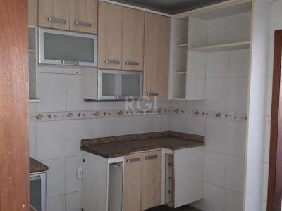 Casa à venda com 205m², 2 quartos, 1 suíte, 2 vagas no bairro Ipanema em Porto Alegre - Foto 9