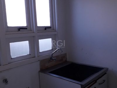 Casa à venda com 205m², 2 quartos, 1 suíte, 2 vagas no bairro Ipanema em Porto Alegre - Foto 10