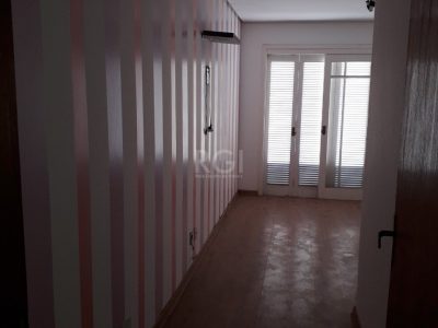 Casa à venda com 205m², 2 quartos, 1 suíte, 2 vagas no bairro Ipanema em Porto Alegre - Foto 17