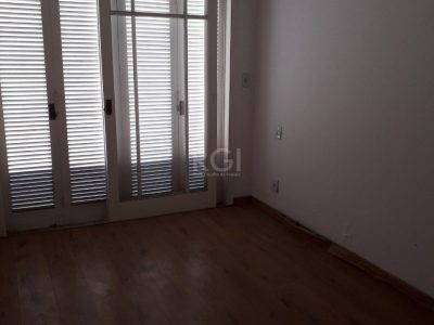 Casa à venda com 205m², 2 quartos, 1 suíte, 2 vagas no bairro Ipanema em Porto Alegre - Foto 18