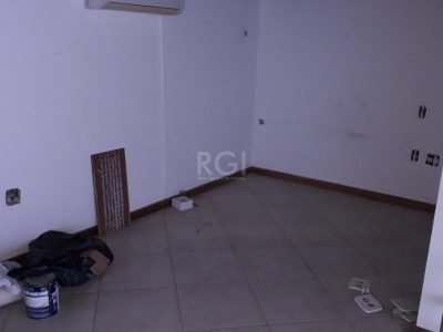 Casa à venda com 205m², 2 quartos, 1 suíte, 2 vagas no bairro Ipanema em Porto Alegre - Foto 31