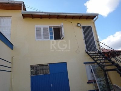 Casa à venda com 200m², 4 quartos, 4 vagas no bairro Passo d'Areia em Porto Alegre - Foto 3