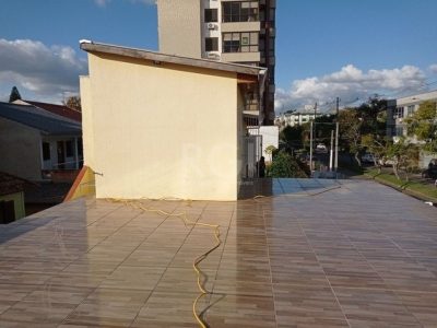 Casa à venda com 200m², 4 quartos, 4 vagas no bairro Passo d'Areia em Porto Alegre - Foto 4