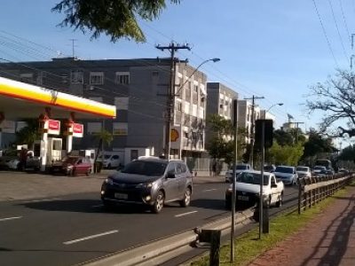 Apartamento à venda com 80m², 3 quartos, 1 vaga no bairro Menino Deus em Porto Alegre - Foto 13