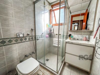 Apartamento à venda com 91m², 3 quartos, 1 suíte, 2 vagas no bairro Ipanema em Porto Alegre - Foto 9