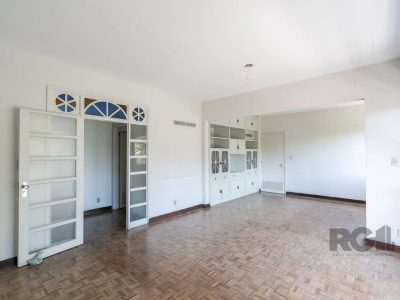 Apartamento à venda com 133m², 3 quartos, 1 vaga no bairro Auxiliadora em Porto Alegre - Foto 2