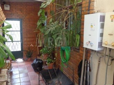 Casa à venda com 200m², 5 quartos, 1 suíte, 4 vagas no bairro Glória em Porto Alegre - Foto 29