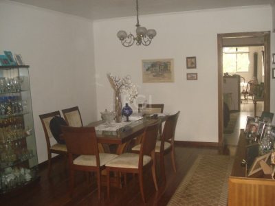 Casa à venda com 500m², 6 quartos, 2 suítes, 4 vagas no bairro Glória em Porto Alegre - Foto 10