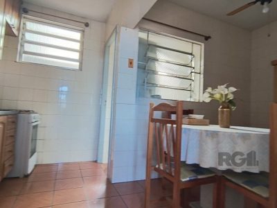 Apartamento à venda com 75m², 3 quartos no bairro Medianeira em Porto Alegre - Foto 11