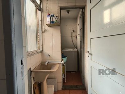 Apartamento à venda com 75m², 3 quartos no bairro Medianeira em Porto Alegre - Foto 22