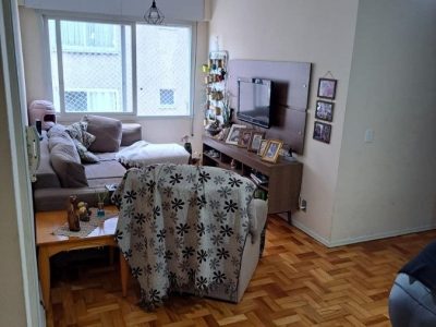 Apartamento à venda com 95m², 3 quartos, 1 suíte, 1 vaga no bairro Passo d'Areia em Porto Alegre - Foto 2