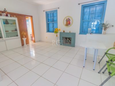 Casa à venda com 165m², 3 quartos, 4 vagas no bairro Santa Tereza em Porto Alegre - Foto 3